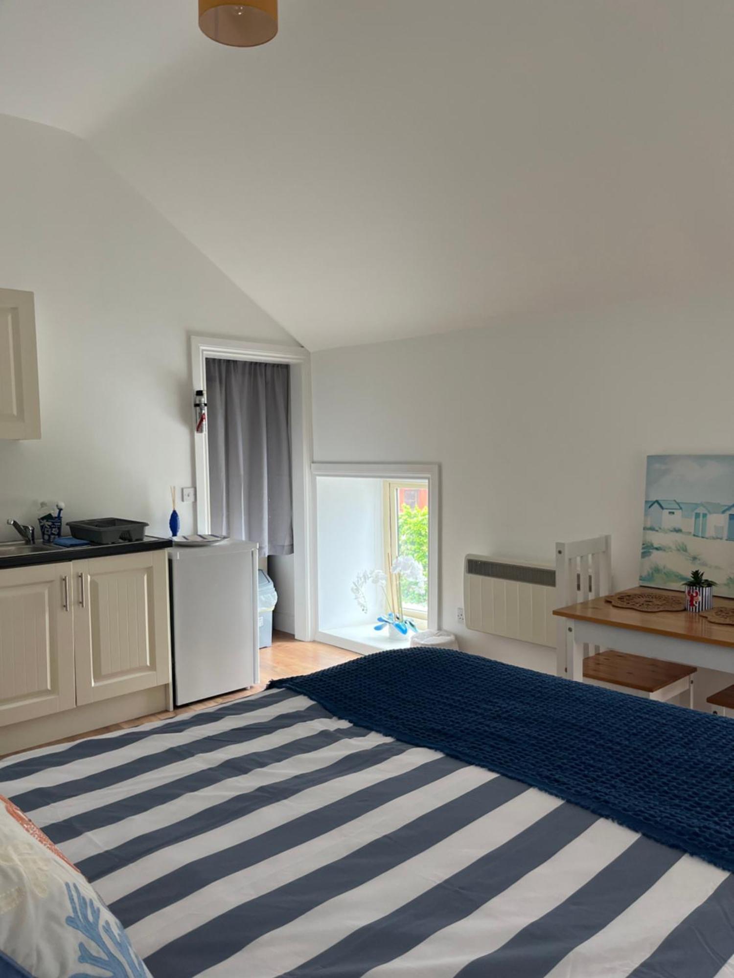 Mcgrath'S Bar & Accommodation Causeway Exteriör bild