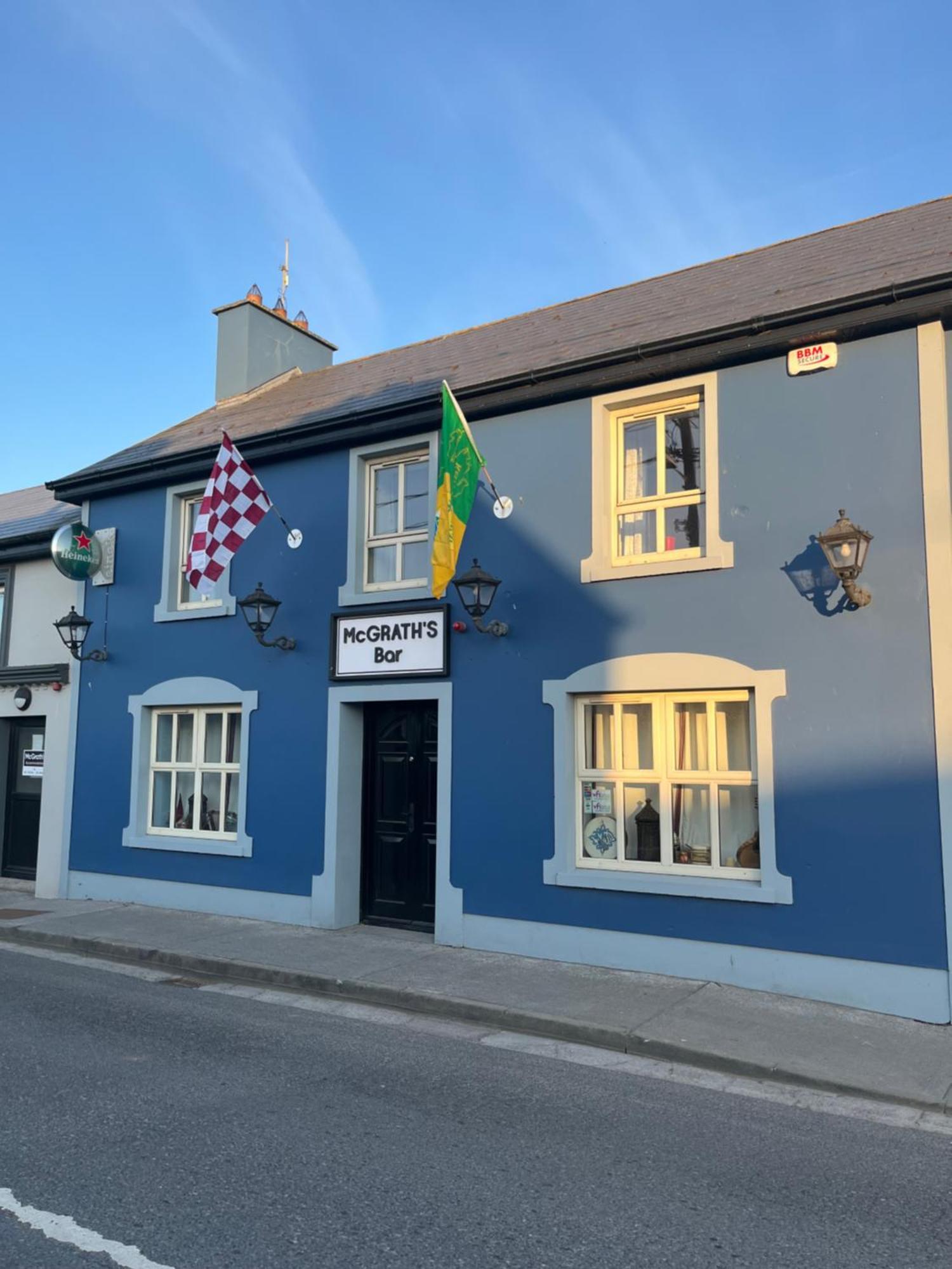 Mcgrath'S Bar & Accommodation Causeway Exteriör bild